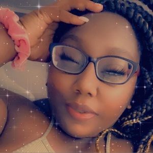 Meet your Posher, Theriona